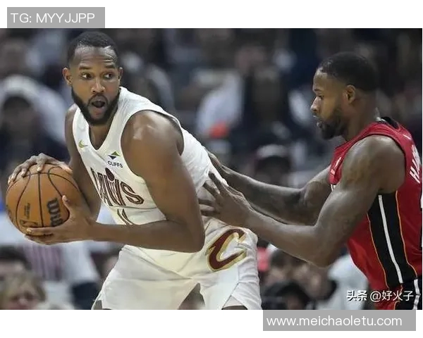 热火队战胜骑士队,实现三连胜:胜利的背后是不断的努力与团队精神